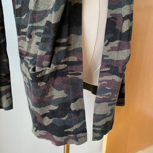 Sanctuary Relaxed Camo Sweater (XS) - Picture 3 of 11